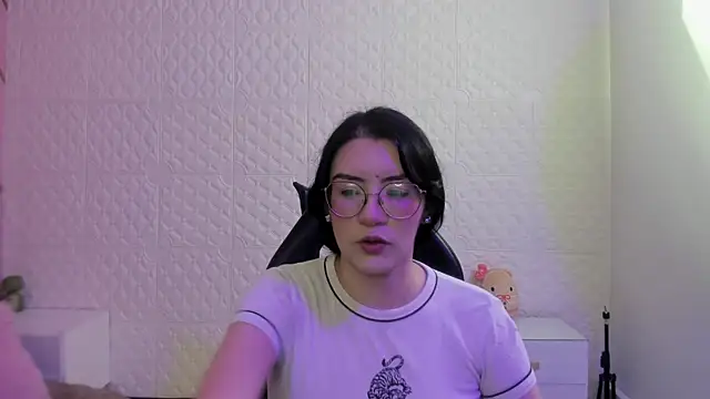 Violetaa diazz online show from May 2026 09:31:02 PM