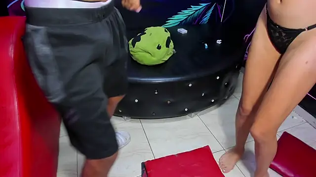 Snapshot of Living_room chatting on February 2026 11:33:01 PM Living room online show from February 2026 11:33:01 PM