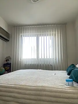 Amberseyes online show from April 2026 07:52:01 AM