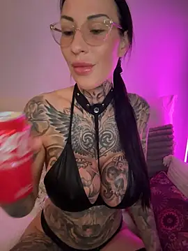 MeganWitch online show from May 2026 09:31:01 PM