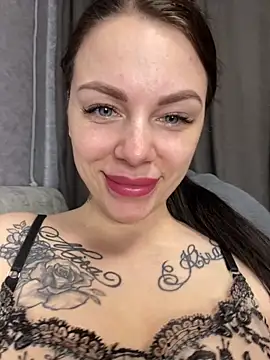 Lola Hale online show from February 2026 06:23:01 PM