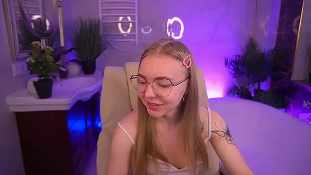 EmilySunshineS online show from June 2026 07:43:01 AM
