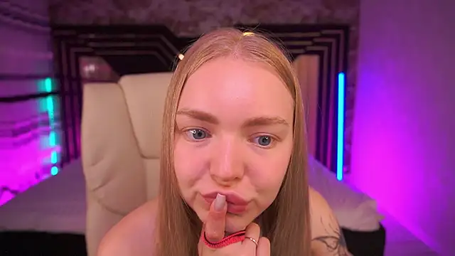 EmilySunshineS online show from June 2026 05:56:01 AM