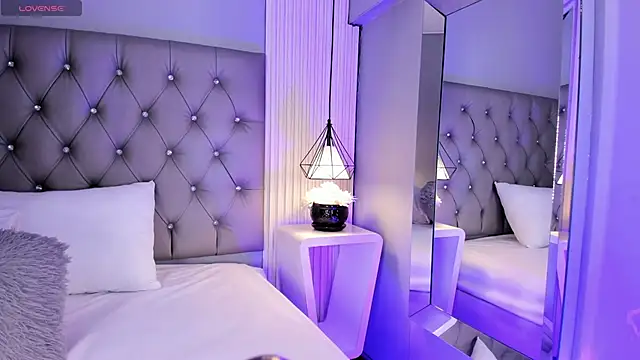 VioletthaRous online show from May 2026 10:39:02 PM
