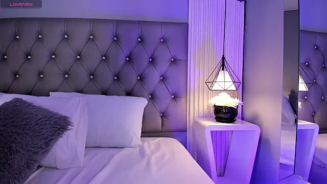VioletthaRous online show from May 2026 10:40:02 PM