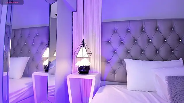 VioletthaRous online show from June 2026 10:40:02 PM