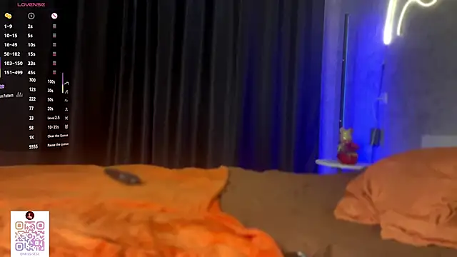 Snapshot of UdeleBarns chatting on November 2025 07:30:02 AM UdeleBarns online show from November 2025 07:30:02 AM