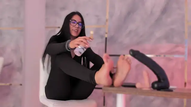 Ellaochoa online show from December 2025 11:29:01 AM