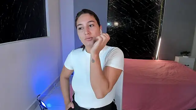 Snapshot of ScarlettWet9 chatting on March 2025 03:55:02 AM ScarlettWet9 online show from March 2025 03:55:02 AM