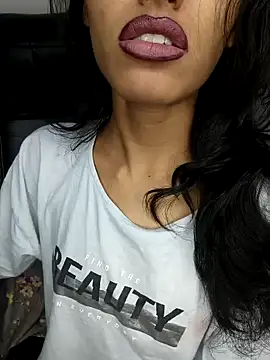 glam goddess online show from January 2025 02:04:01 AM