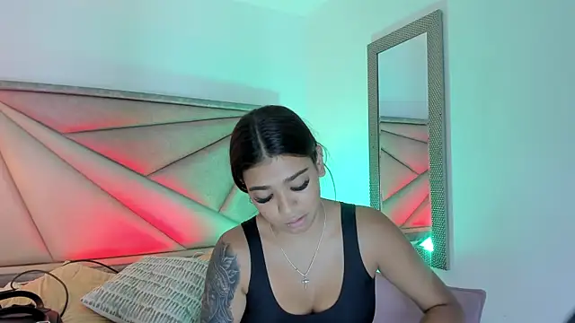 GiaFu online show from October 2025 06:17:02 PM