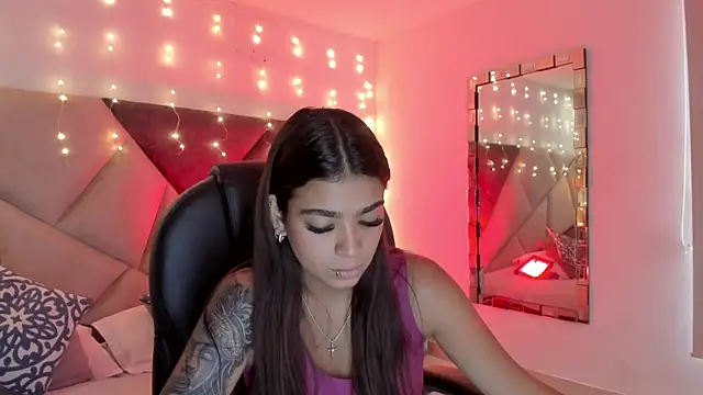 GiaFu online show from October 2025 06:08:01 PM