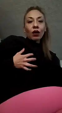 Snapshot of KarolinaReaper chatting on January 2025 08:17:01 AM KarolinaReaper online show from January 2025 08:17:01 AM