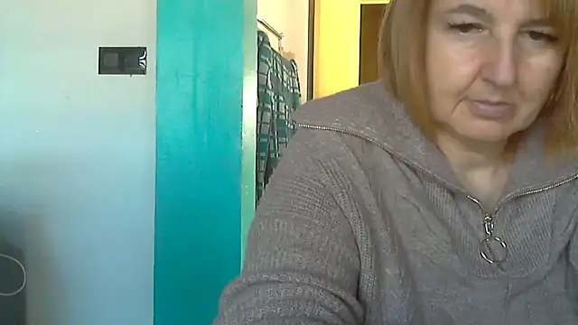 Snapshot of Sandcoq chatting on October 2025 08:47:02 AM Sandcoq online show from October 2025 08:47:02 AM