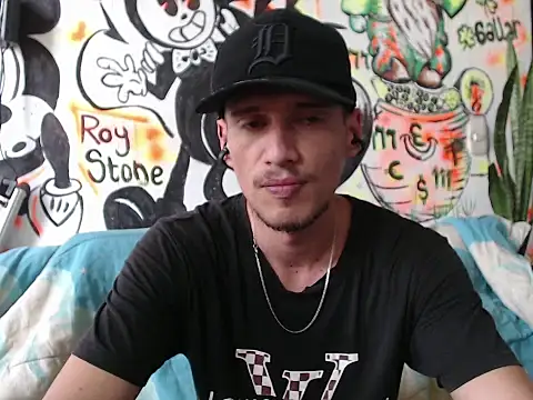 Snapshot of roystonee01 chatting on September 2025 03:02:01 PM roystonee01 online show from September 2025 03:02:01 PM