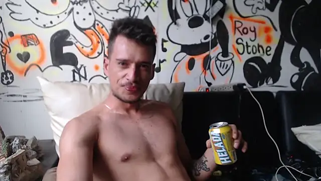 roystonee01 online show from December 2025 11:27:02 AM