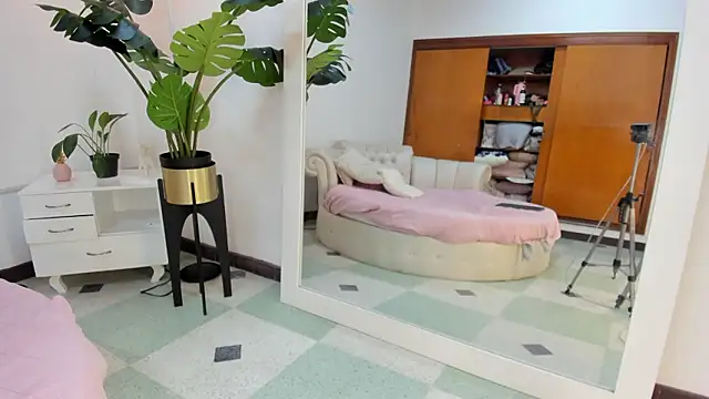 Mollymoon1 online show from February 2026 08:03:02 PM