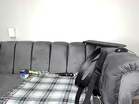 Pearl 00 online show from November 2025 12:38:01 PM