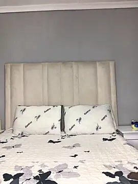 Pearl 00 online show from November 2025 10:26:02 AM