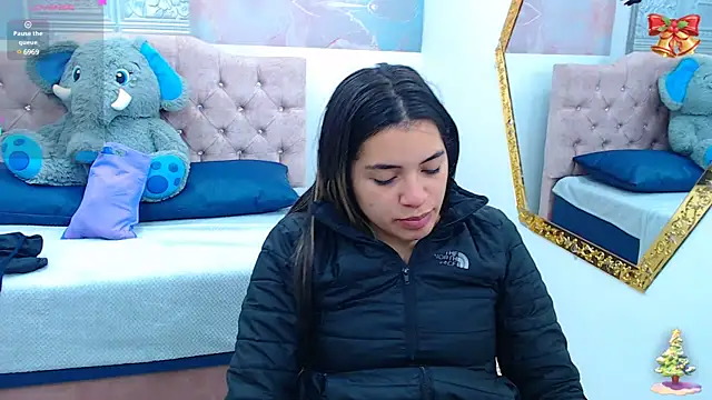 Snapshot of Leah_Means_ chatting on December 2024 12:52:02 PM Leah Means online show from December 2024 12:52:02 PM