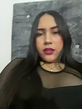 Snapshot of YuliiCamm chatting on January 2025 12:54:01 AM YuliiCamm online show from January 2025 12:54:01 AM