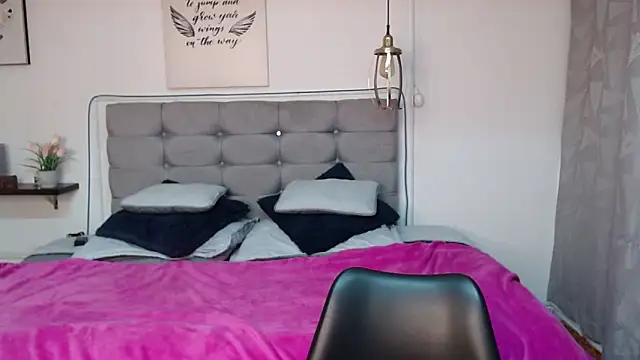 Brown Pearl online show from December 2024 06:52:02 PM