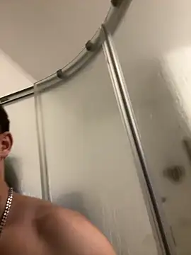 Snapshot of lescro95_ chatting on November 2025 10:42:02 PM lescro95 online show from November 2025 10:42:02 PM