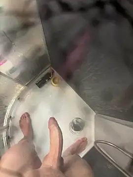 lescro95  online show from April 2026 11:46:01 PM