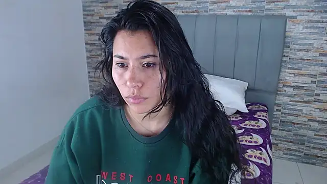 Snapshot of _joy_yva chatting on September 2025 03:27:02 PM joy yva online show from September 2025 03:27:02 PM