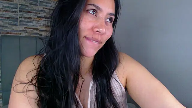 Snapshot of _joy_yva chatting on September 2025 04:23:02 PM joy yva online show from September 2025 04:23:02 PM