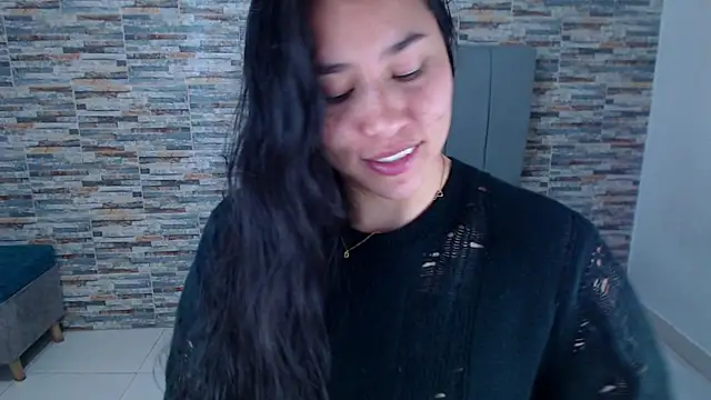 Snapshot of _joy_yva chatting on November 2025 05:13:01 PM joy yva online show from November 2025 05:13:01 PM