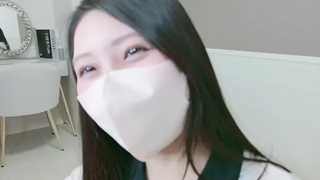 Snapshot of yuki_room chatting on May 2026 01:18:02 PM yuki room online show from May 2026 01:18:02 PM
