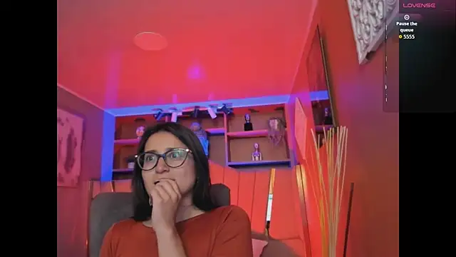 Lucy Williiams online show from October 2025 11:10:02 AM