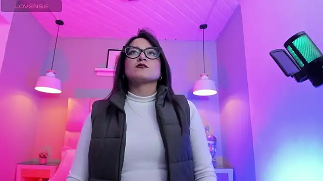 Lucy Williiams online show from January 2026 07:29:01 PM