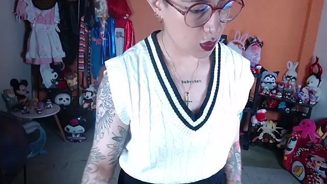 MissMiia2 online show from June 2026 12:40:02 PM