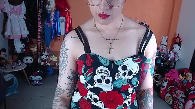 MissMiia2 online show from June 2026 02:33:01 PM