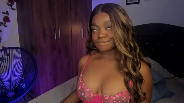 Snapshot of Im_Maria chatting on February 2025 03:02:02 AM Im Maria online show from February 2025 03:02:02 AM