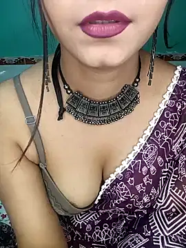 Diamond queeen online show from December 2024 09:59:02 PM