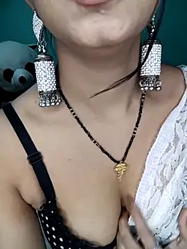 Diamond queeen online show from February 2025 12:21:01 PM