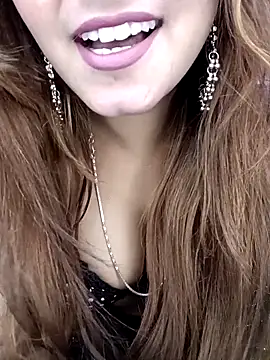 Diamond queeen online show from November 2025 07:56:02 PM