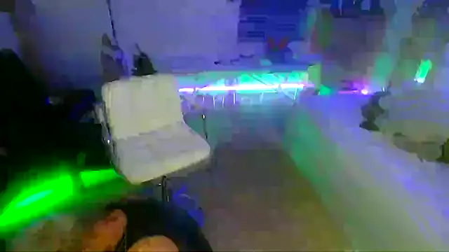 Snapshot of GymBoyVan chatting on December 2024 08:09:02 AM GymBoyVan online show from December 2024 08:09:02 AM