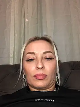 Diamond Bunny  online show from February 2025 05:04:02 PM