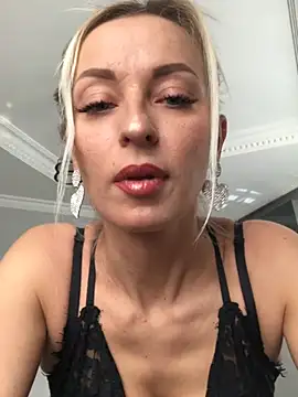 Diamond Bunny  online show from February 2025 09:49:01 AM