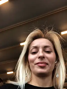 Diamond Bunny  online show from March 2025 03:58:02 PM