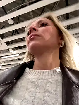 Diamond Bunny  online show from November 2025 12:48:02 PM