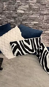 krysstal003 online show from May 2026 04:57:01 PM