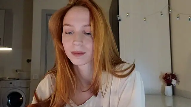 Mary Av online show from October 2025 08:52:01 PM