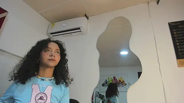 Snapshot of Milanxht chatting on January 2025 09:00:02 PM Milanxht online show from January 2025 09:00:02 PM