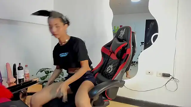 Snapshot of Milanxht chatting on January 2025 09:55:02 PM Milanxht online show from January 2025 09:55:02 PM