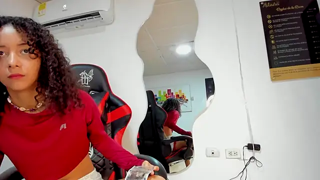 Snapshot of Milanxht chatting on January 2025 09:04:02 PM Milanxht online show from January 2025 09:04:02 PM